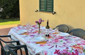 Tuscan Charm Spacious Florence Home - Photo 15