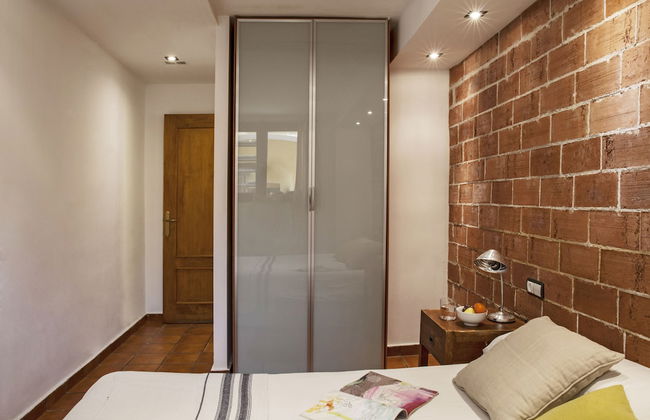 AinB Las Ramblas-Guardia Apartments - Photo 15