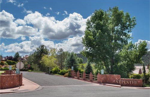 Refreshing Sedona Sanctuary with Pool and Hot Tub for Family - Foto 10