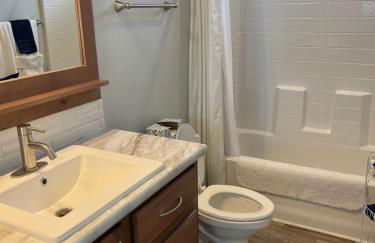 Monte Vista Village Resort Mesa 3 Bed 2 Bath Age Restricted Must be 55 or more - Photo 32