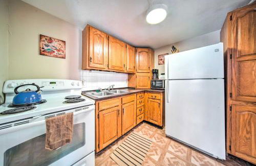 Eastlake Home with Patio Less Than 1 Mi to Lake Erie! - Foto 10