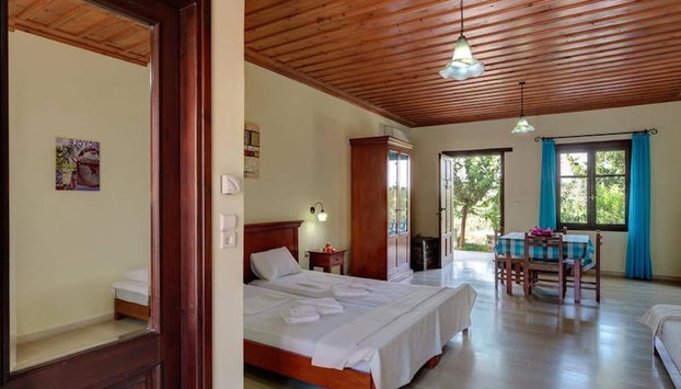 Group Accomodation, Heliopetra Studios And Houses - Foto 3, Habitación