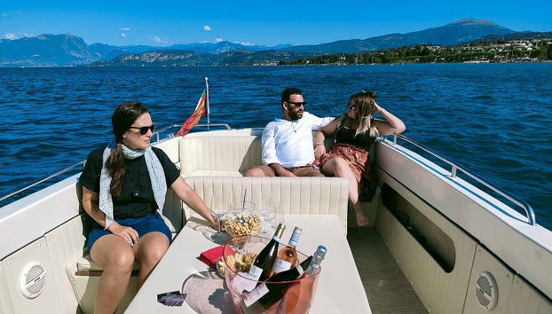 Giro in barca privata sul Lago di Garda - Foto 2