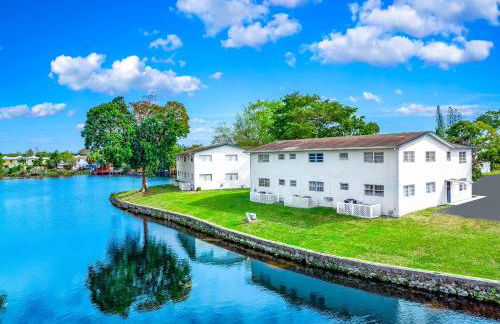 Family & Friends Retreat - Sleeps 19 - PalmWaveStays - Foto 1