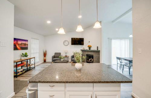 Game Room and Patio Family Home in The Colony! - Foto 11