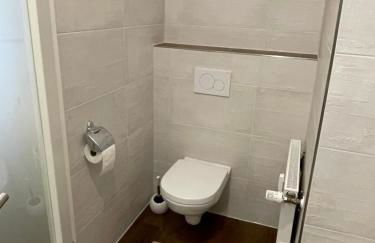 ERFbnb - 40qm Apartment mit Küche, Bad, Schlaf-Wohnzimmer in ERFurt Süd - stadnah- WLAN - Foto 16