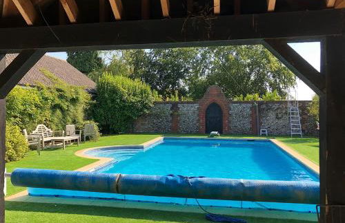 The Little House - Photo 13