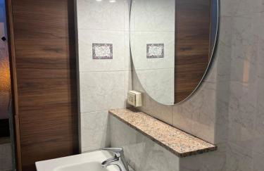 Apartment 11 - Photo 8