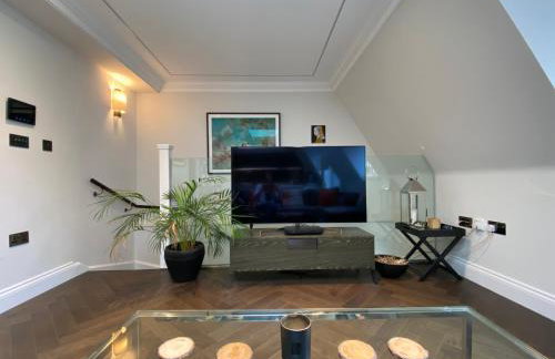 Beautiful Penthouse in centre of Winchester - Photo 12