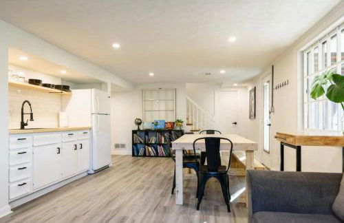 Spacious 5-Bedroom Retreat for 12 in Serene Neighborhood Near Louisville's Best Attractions - Photo 15