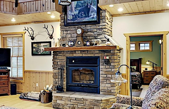 Round House on Round Lake - Photo 18