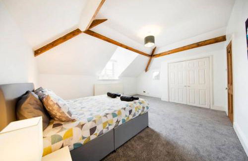 Clifton Spacious 3 Bed Apt & Parking - Simplycheckin - Foto 23
