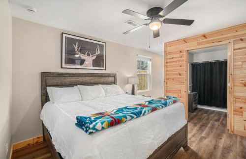 Bowling Alley! Expansive Group Getaway in Lewiston - Foto 23