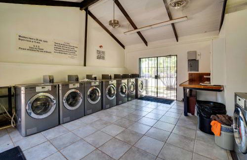 Molokai Island Loft Lanai, Pool and Walk to Beach! - Foto 26