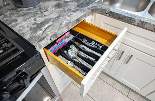 Fly In Style! Charming Townhome 6 Mins from RIC! - Foto 25