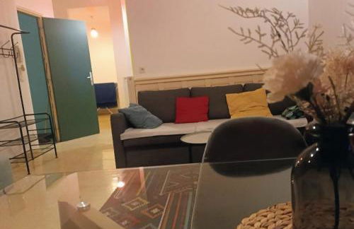 Apparts Coeur Historique de Thiers - Tarifs dégressifs - Idéal PROS - Foto 1