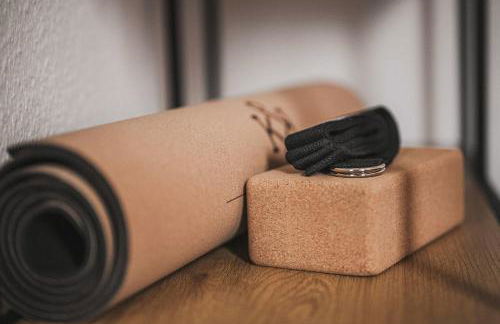 JOBOSTAYS - LINDEN Family Apartment Oldenburg - sehr geräumig 110m2 - Terrasse mit Gartenblick - voll ausgestattete Küche - 2 Bäder - Babybett - 10 Min zu Fuß zum Bahnhof - kostenloses WLAN - Parkplatz - kontaktfreier Check-In - Photo 21