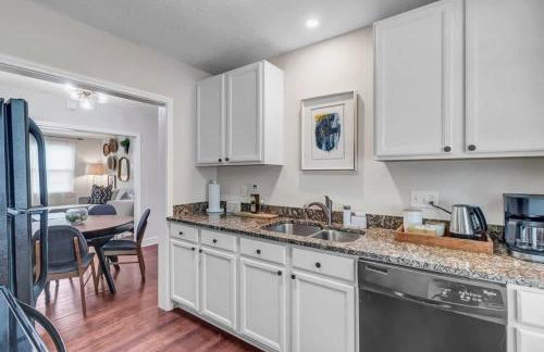 Modern 2 BR Condo - 2 block from San Marco - Foto 9