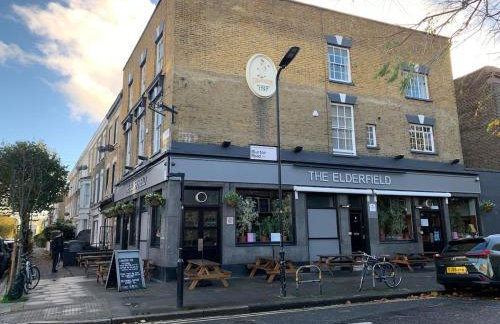 Peaceful London escape Hackney house with private patio - Foto 9