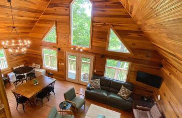 14 Guest 7 Bed 4 BR Lakefront Cabin w Hot Tub - Foto 28
