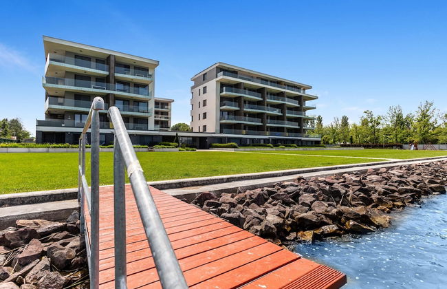 Lakefront Elegant Condo Lela - Foto 1