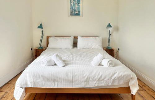 3 bedroom stunning house with garden and amazing sea views - Foto 19