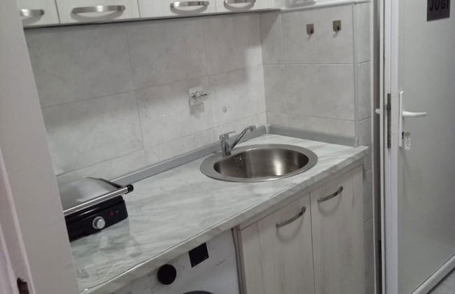 Charming Studio Apartment in Novi Pazar With City & Mountain Views - Foto 6