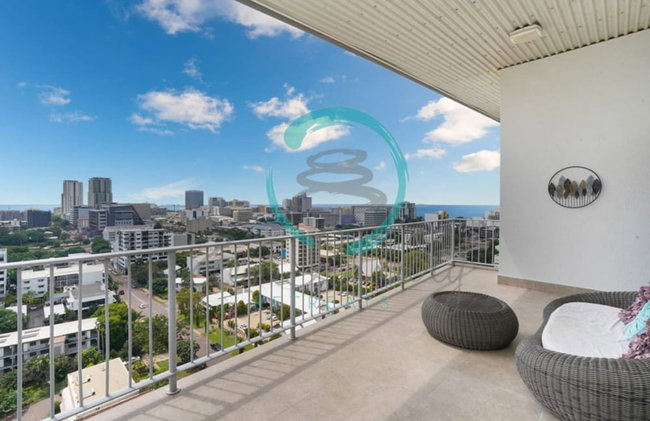 Pinnacle Penthouse Escape Panoramic Views Pool - Photo 14