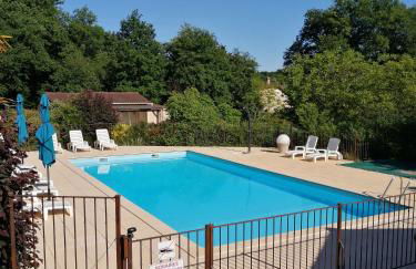 Village de Gîtes Le Châtenet - Foto 3