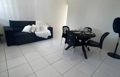 Próx. ao shopping, para 10 pessoas, ar condicionado e garagem APT B - Foto 8