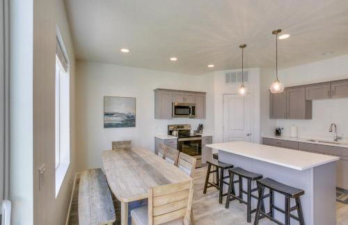 Garden City Townhome with Fireplace Near Bear Lake! - Foto 9