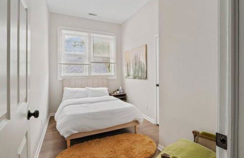 2 Units Combined - Historic 5BR - 2 Living - 2 Kitchens - Photo 17