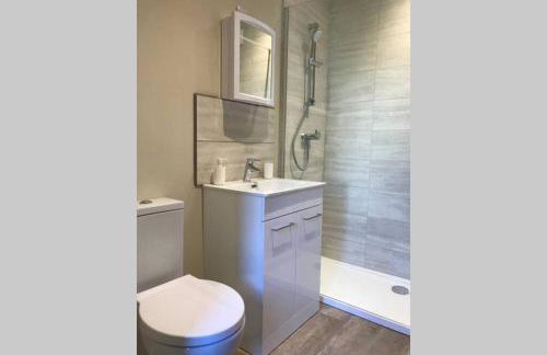 Delightful detached Cottage in Village Centre - Photo 18