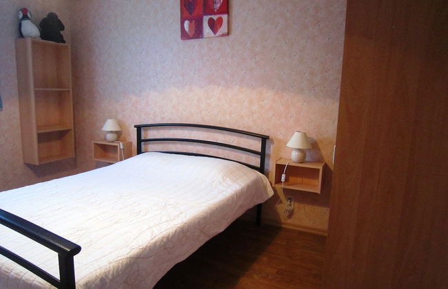 Combine City & Countryside in Well Kept House With Many Games, Next to a Farm - Foto 7