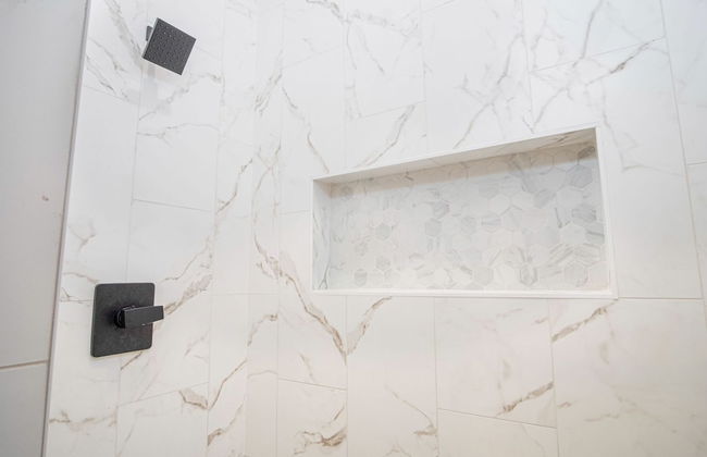 Inviting 4BR 2BA Near Downtown Riverwalk - Foto 14