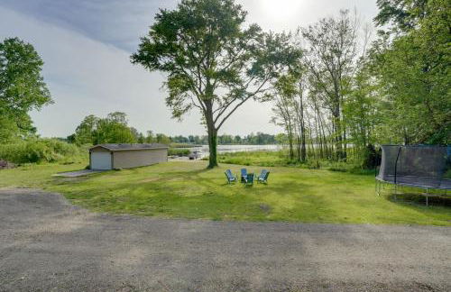 Lakefront Home in Hartford Hot Tub, Kayaks and Dock - Foto 25