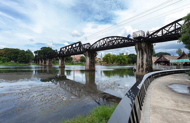 Excursion d’une Journée Complète - Marché Flottant de Damnoen Saduak & Pont sur la Rivière Kwaï - Photo 3