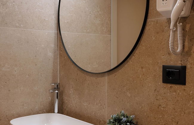 Belladonna Hotel - Photo 9