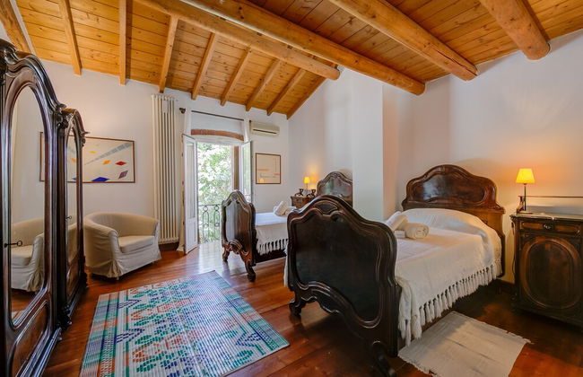 Alberta's Liberty House With Pool - Photo 2