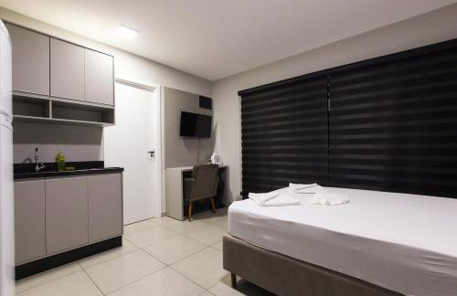 Lou Suítes - 8 - com sacada e vista da cidade - Foto 26