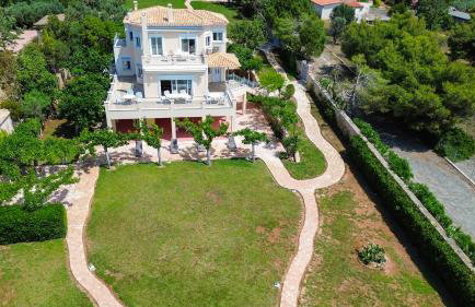 Waterfront 5BR Villa near Porto Heli by JJ Hospitality - Foto 8