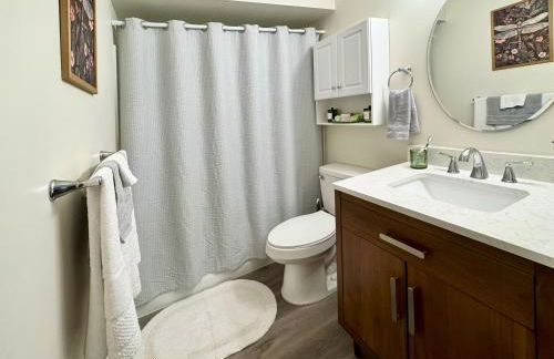 WiFi - Pet Friendly - Laundry - Short - Long Term - Foto 32