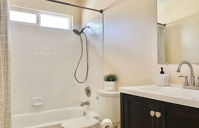 DT Reno - Classy Vacation Home w Backyard Patio - Foto 35