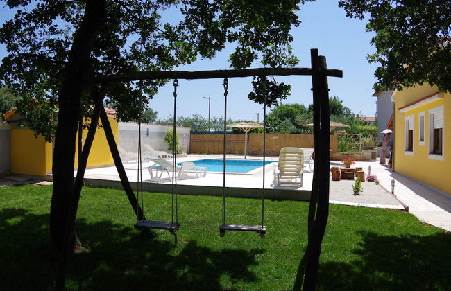 Detached House at Country Side, Fenced Private Garden Ideal for 2 Fam, Wifi - Photo 19