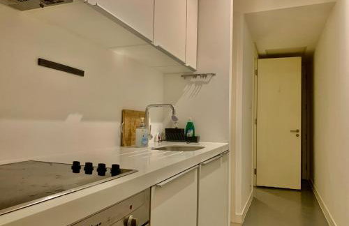 STUNNING!!! City-Center!! Retreat with Modern Amenities - Foto 12
