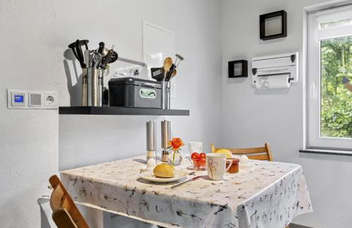 Nelsen mit Ruderboot auf Wassergrundstück - Photo 14