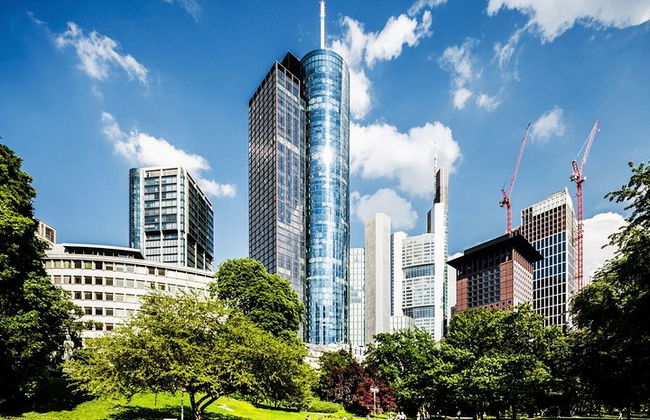 Arrival Transfer: Airport FRA to Frankfurt by Luxury Van - Photo 9