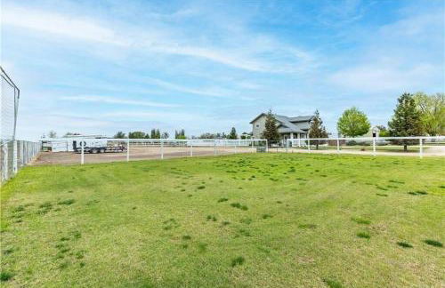 Our Farmhouse, Our Place: Cozy and Cute homestead! - Foto 23