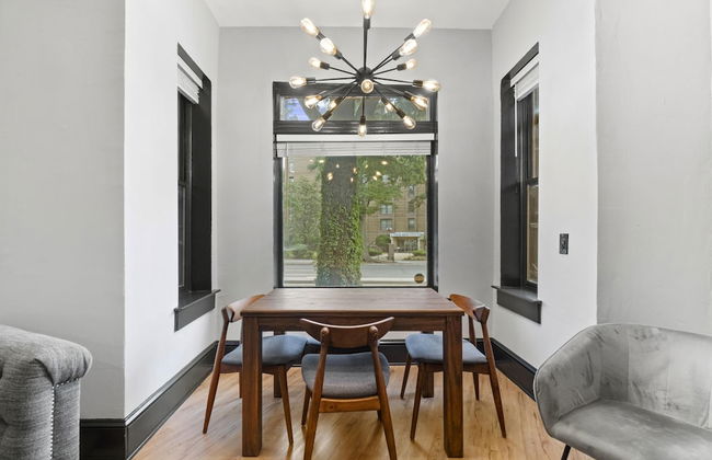 Historic DC Gem Spacious Rowhouse Private Patio - Photo 22