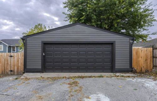 Chic Boho Retreat Near Downtown - Photo 22